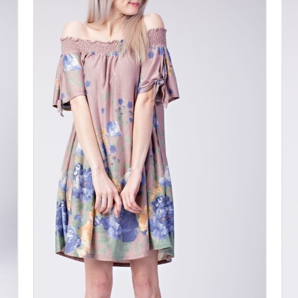 👗BEAUTIFUL DRESS - Picture 2 of 4